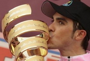 Alberto Contador Giro Alberto Contador, con su primer Giro (Fuente: Albertocontador.com)