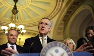 senador Harry Reid El senador Harry Reid no pudo más que cancelar las votaciones de las leyes SOPA y PIPA hasta encontrar un mayor consenso