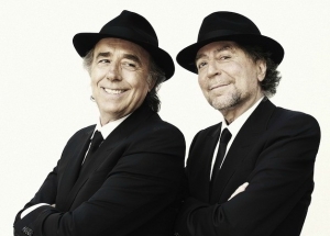 Serrat y sabina 'La orquesta del Titanic', el primer disco conjunto de Serrat y Sabina, debuta como el más vendido