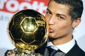 Cristiano Ronaldo balon de oro Cristiano Ronaldo, con el Balon de Oro ganado en 2009