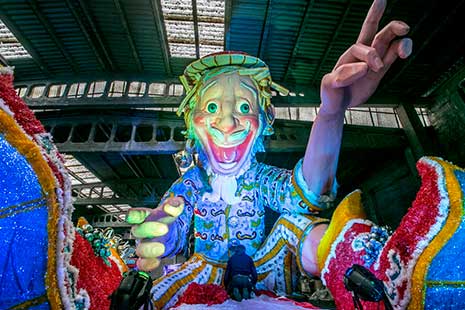 Las carrozas más originales de la Cabalgata de Reyes mago gigante Carroza de mago gigante
