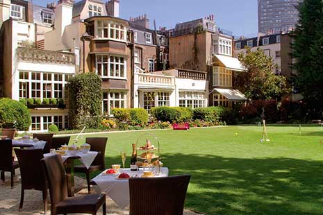Los jardines más bonitos y menos conocidos de Londres The Goring Fachada y jardín del hotel The Goring en Londres
