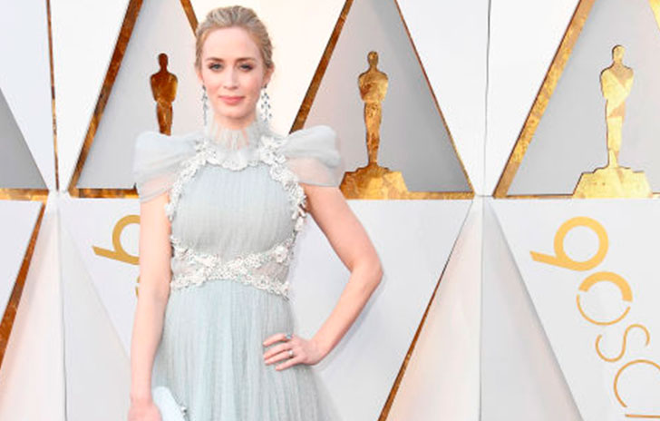 La actriz Emily Blunt en la alfombra roja de los Oscar 2018