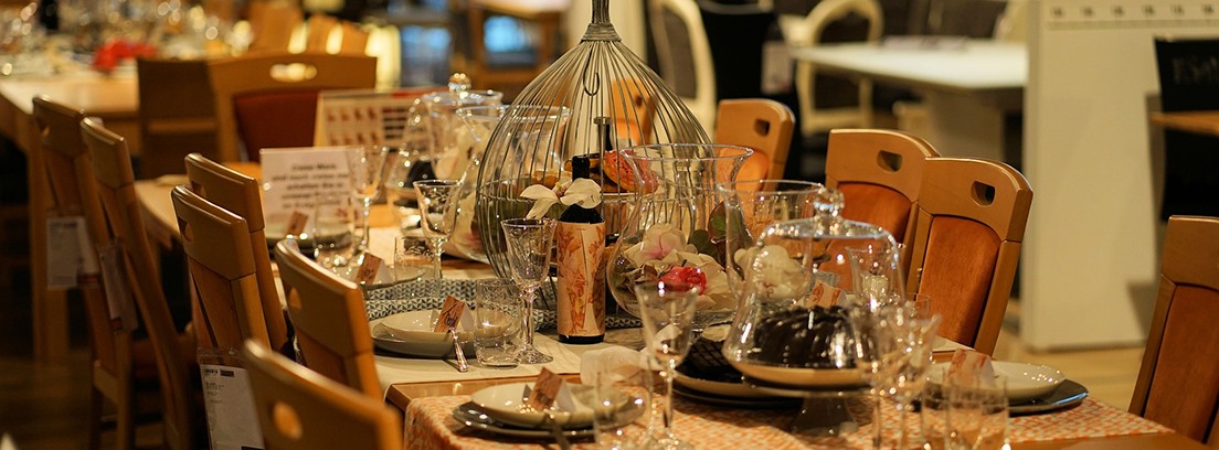 Sitios dónde comer en Semana Santa mesa de restaurante Mesa de restaurante