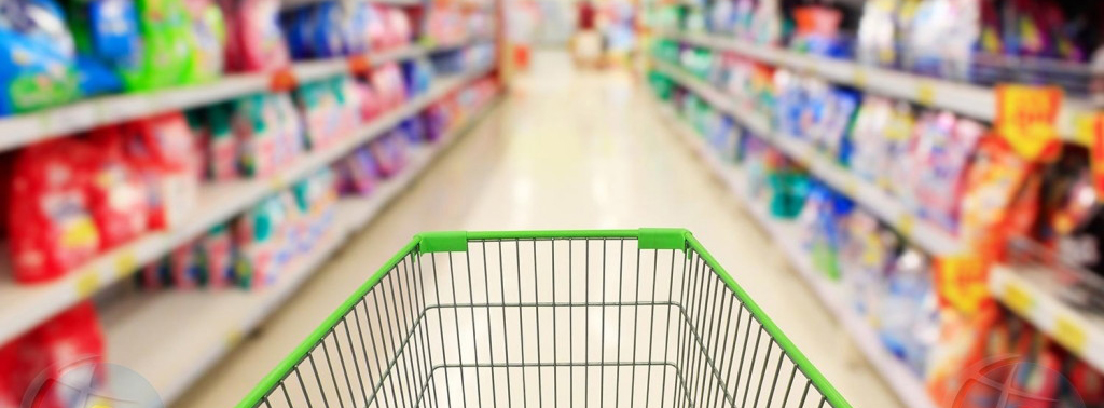 Tiendas de compras online carrito de compra Carrito de la compra lleno de productos de cosmética