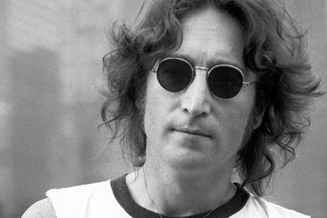 Gafas de sol pequeñas y redondas Foto de John Lennon en blanco y negro