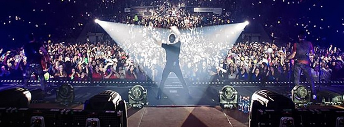 giras de música del verano 2018 Pablo Alborán en uno de sus conciertos de verano 2018