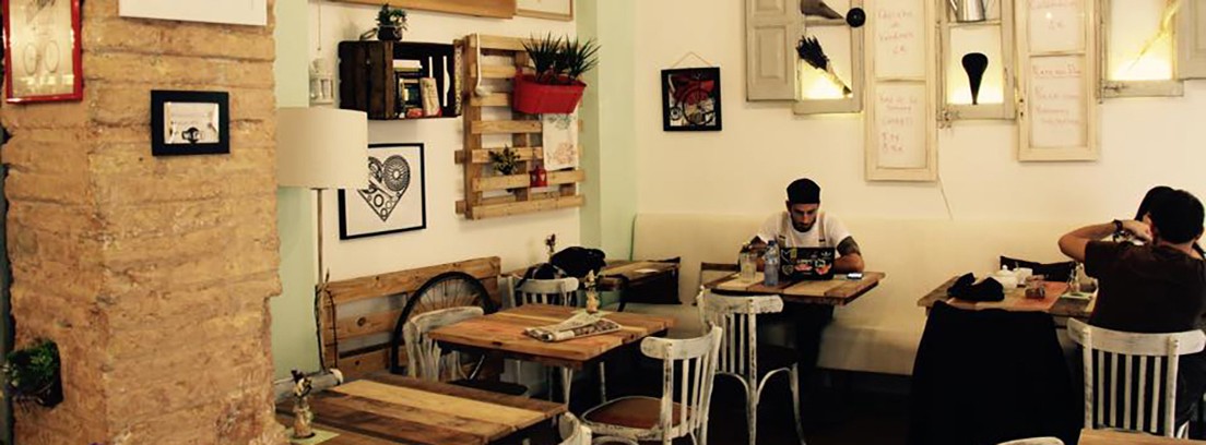 lugares con encanto para tomar café en España Interior del Bicioci Bike Café
