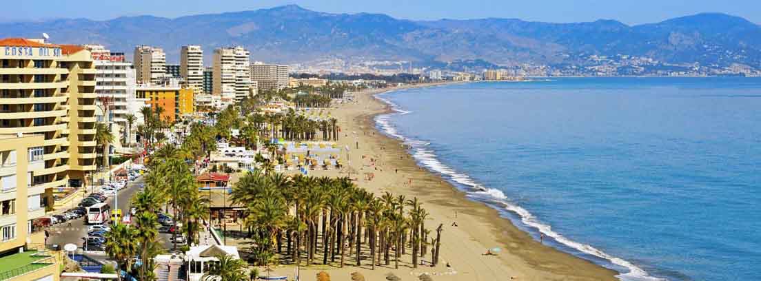 Torremolinos, en plena Costa del Sol Vista de Torremolinos, un municipio español situado en la provincia de Málaga
