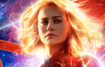 Brie Larson como Ms. Marvel en el cartel de la película Capitana Marvel Fuente: Marvel