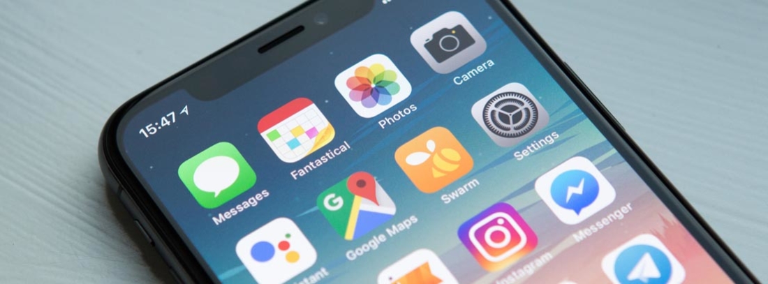 Desinstalar apps del móvil es aconsejable cuando no se usan Desinstalando aplicaciones en un móvil iPhone