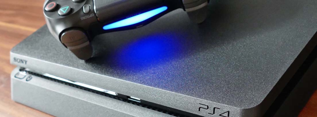 Consola PlayStation 4 con mando para jugar a juegos de PS4 y PS3