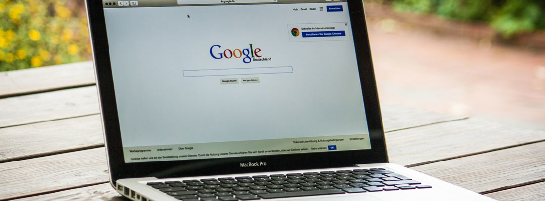 Optimiza tus fotos con Squoosh de Google - generaciónYOUNG ordenador en el que se muestra la página de inicio de Google